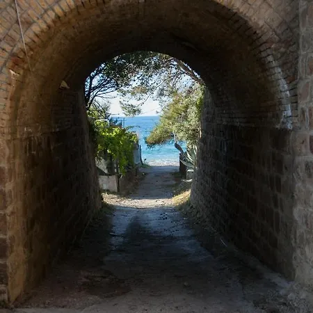 Of Eden Cefalu' Apartment
